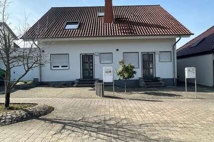 Haus zum Mieten in Wallertheim 3.100,00 € 298 m²