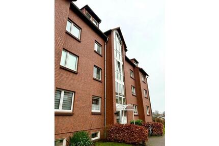 2-Zimmer-Wohnung (DG) mit Balkon + PKW-Stellplatz - Neustadt-Glewe