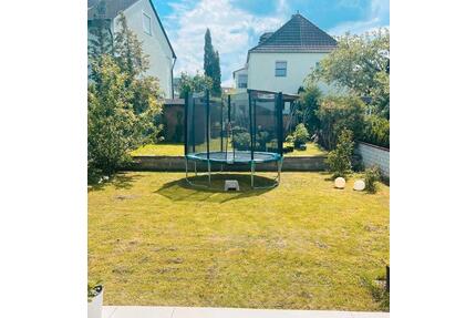 Mehrfamilienhaus von Privat mit Einliegerwohnung - Würzburg Heuchelhof