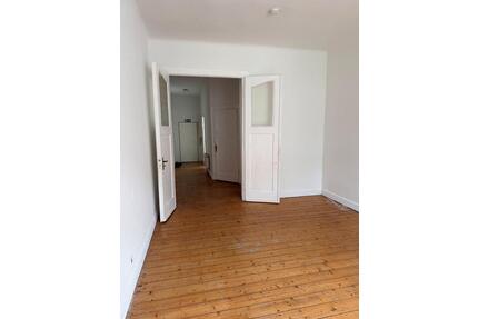 Altbauwohnung in Moers - 720,00&nbsp;EUR Kaltmiete, ca.&nbsp; 95,00&nbsp;m&sup2; in Duisburg (PLZ: 47443) Hochheide