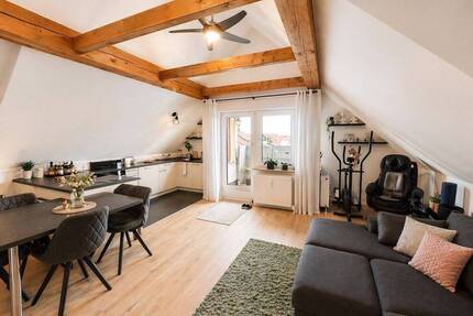 Charmantes Zuhause mit Flair – Dachgeschosswohnung in Kluftern - Friedrichshafen