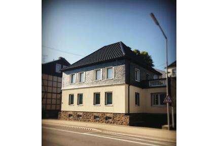 Moderner Altbau-Office-Charme: großzügiges Büro mit 4 Räumen an der B55 - Engelskirchen