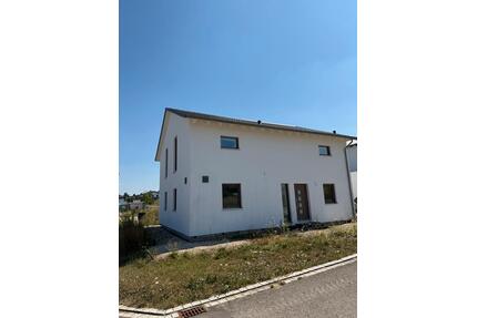 Hausverkauf (Rohbau) - 600.000,00&nbsp;EUR Kaufpreis, ca.&nbsp; 160,00&nbsp;m&sup2; in Burgheim (PLZ: 86666)