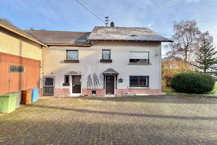 Seltene Gelegenheit: Haus mit großem Neubaupotenzial (bis zu 10 Einheiten) - Anhausen