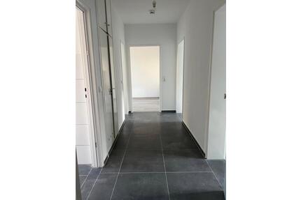 Kernsanierte 3-Zi.-Whg in Lebenstedt mit Balkon - Salzgitter