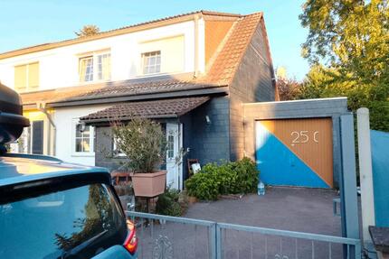 Charmante Doppelhaushälfte in ruhiger Lage (Ohne Makler) + Garten - Stockstadt am Rhein