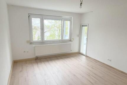 Neu renovierte, helle 3 Zi-Whg Wohnung mit EBK und 2 Balkonen in Ulm-Eselsberg