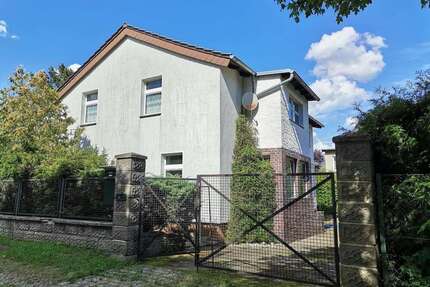Haus zum Kaufen in Berlin Mahlsdorf 585.000,00 € 156.17 m²
