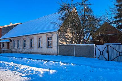 3-Seiten Hof mit Koppel - 90.000,00&nbsp;EUR Kaufpreis, ca.&nbsp; 300,00&nbsp;m&sup2; in Friesack (PLZ: 14662)