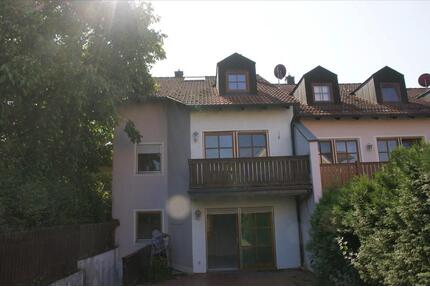 Großes Haus mit Garten in zentraler Lage in Hemau