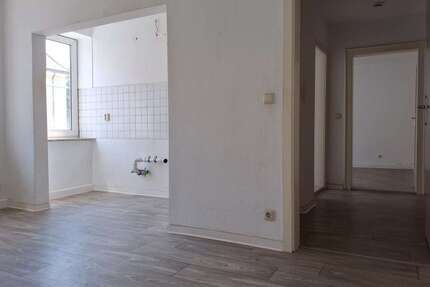 Wohnung zum Mieten in Plauen 160,17 € 36.32 m²