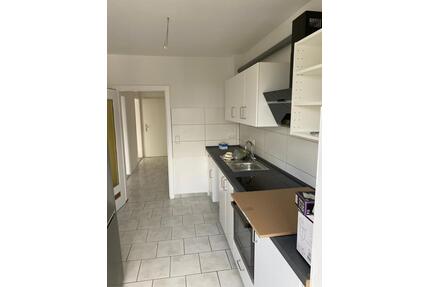 Attraktive 2-Zimmer-Wohnung mit Einbauküche und Balkon - Bremerhaven Mitte