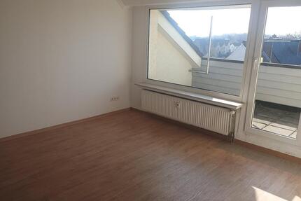 Schöne DG Wohnung in Altenhagen. !Wohnberechtigungsschein! - Bielefeld Heepen