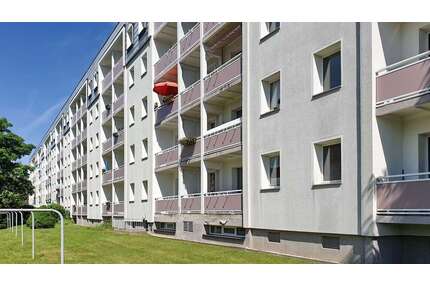 Wohnung zum Mieten in Schneeberg 286,20 € 57.24 m²