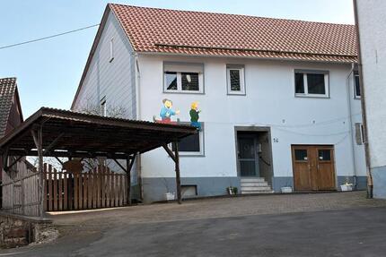 Platzwunder: Großes Haus mit Halle auf XXL-Grundstück - Feldatal