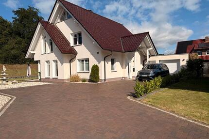 Einfamilienhaus mit einem großen Grundstück, Kamin und viel Platz - Espelkamp