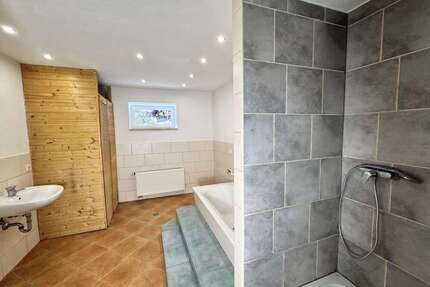 Wohnung zum Mieten in Großschirma 695,00 € 139 m²