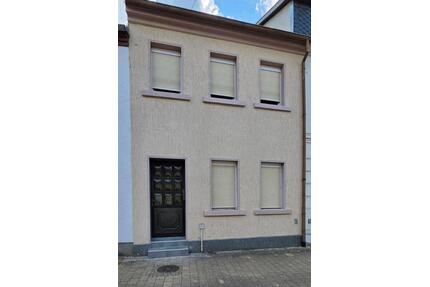 Zu verkaufen 3 Zimmer-Reihenhaus,Frisch sanierte Haus ,alles neu. - Bad Schmiedeberg