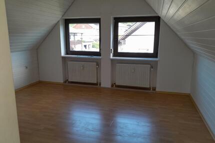Schöne Dachgeschosswohnung In Furth im Wald