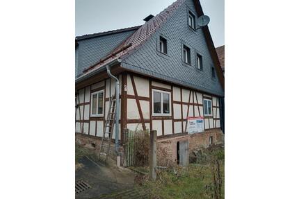 Einfamilienhaus mit Nebengebäude in Schleusingen-Geisenhöhn