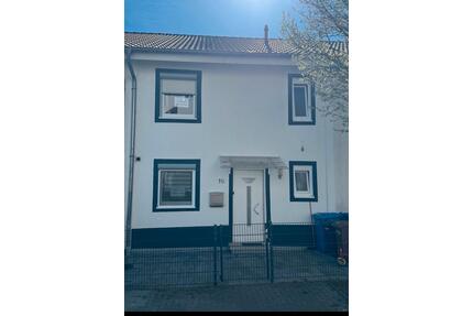 Rheinmittenhaus zum Verkaufen - 460.000,00&nbsp;EUR Kaufpreis, ca.&nbsp; 130,00&nbsp;m&sup2; in Worms (PLZ: 67550) Nördliche Vororte