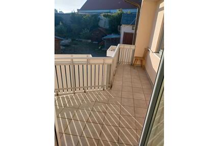 100 m² Etagenwohnung mit Balkon - Burgheim