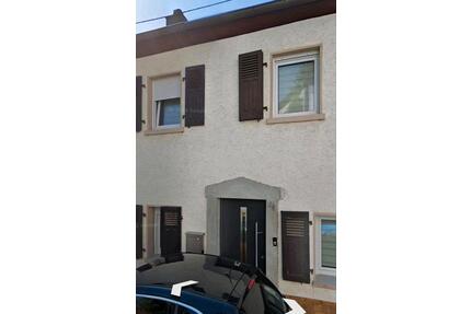 Kleines renoviertes Reihenhaus zu vermieten - Riegelsberg