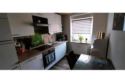 Im Grünen mit Einbauküche u. Garage? 3 Zimmer Wohnung in Heideloh - Sandersdorf-Brehna