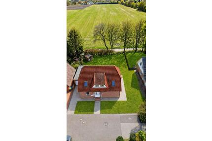Modernes Familienhaus mit Wintergarten, großem Garten & Garage in ruhiger Lage - Cuxhaven Groden