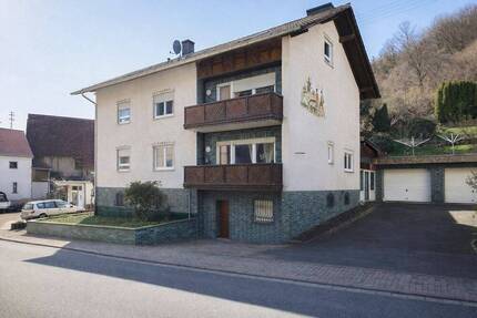 Wohnen, vermieten, arbeiten - 3-Familienhaus mit Schreinerei, Doppelgarage und Bauplatz - Flörsbachtal Lohrhaupten