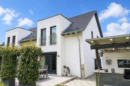 Moderne Doppelhaushälfte mit traumhafter Aussicht - Aindling
