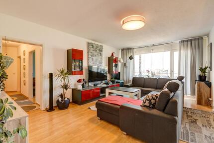 *Wohnen mit Aussicht* 3,5 Zimmer Wohnung mit Mainblick, Balkon, Aufzug und Kfz-Stellplatz - Bischofsheim