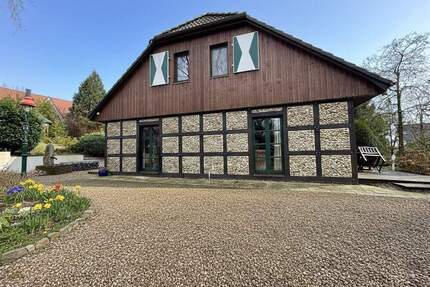 Stilvolles Fachwerkhaus mit großem Grundstück in Osnabrück-Lüstringen - Osnabrück / Lüstringen Darum