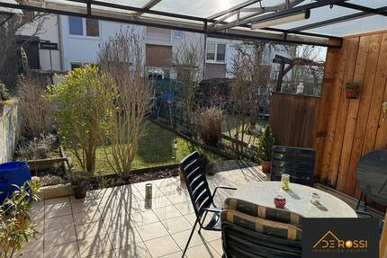 REIHENMITTELHAUS IN KATZWANG MIT SONNENGARTEN UND GARAGE - Nürnberg Neukatzwang