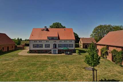 Haus zum Kaufen in Sonnenberg OT Rönnebeck 1.950.000,00 € 325 m²