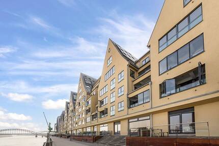 Exklusive 4-Zimmer-Wohnung mit Rheinblick im denkmalgeschützten 