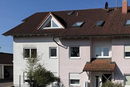 Helle 3 -Zimmer-Wohnung mit Balkon & Garage - Nassig - Wertheim