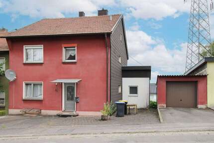 Haus zum Kaufen in Schiffweiler 135.000,00 € 111 m²