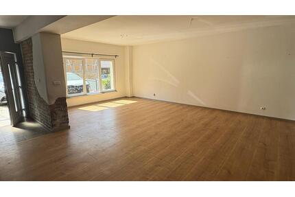 Großzügige 3-geschossige Wohnung mit Stellplatz in Waldböckelheim