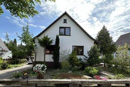 Einfamilienhaus mit idyllischem Grundstück in ruhiger Wohngegend offenbart viele Möglichkeiten - Waren (Müritz)