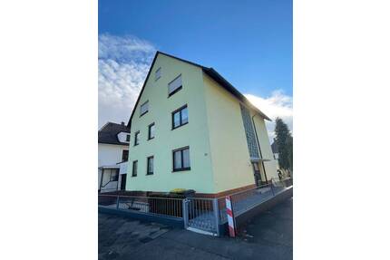 Solides Mehrfamilienhaus mit Ausbaupotenzial in Mannheim-Seckenheim