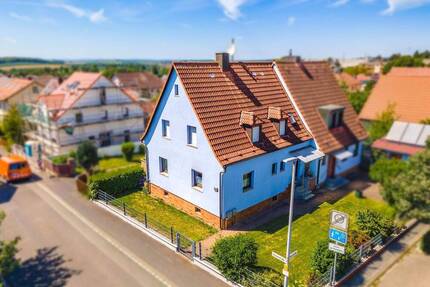 Gepflegtes Zweifamilienhaus in ruhiger Wohnlage - Waldbüttelbrunn