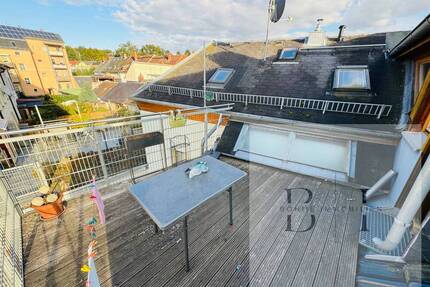 Viel Platz für Ihre Ideen - Einfamilienhaus mit Dachterrasse und Ausbaumöglichkeit - Crimmitschau