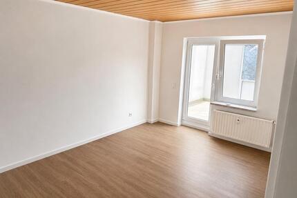 Frisch renovierte 4-Zi Wohnung mit Balkon - Schöningen