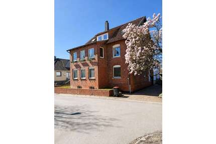 Haus zum Kaufen in Emmerthal 289.000,00 € 383 m²