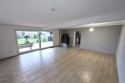 Erdgeschoss, renoviert und mit Garten - Rüsselsheim am Main