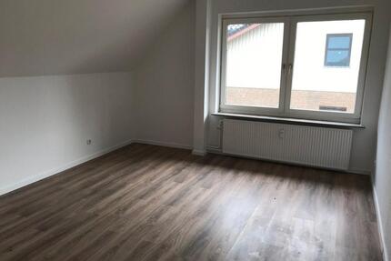 2-Zimmer-Wohnung inkl. Einbauküche, PKW-Stellplatz, Gartennutzung - Oeversee