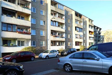 3-Zimmer-Wohnung mit Balkon - 330,00&nbsp;EUR Kaltmiete, ca.&nbsp; 56,76&nbsp;m&sup2; in Dessau-Roßlau (PLZ: 06844)