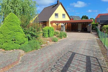 Einfamilienhaus mit Kamin und Doppelcarport in Wusterhusen bei Lubmin