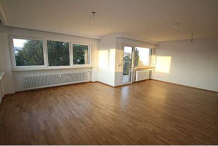 Haus zum Kaufen in Niedernhausen 680.000,00 € 270 m²